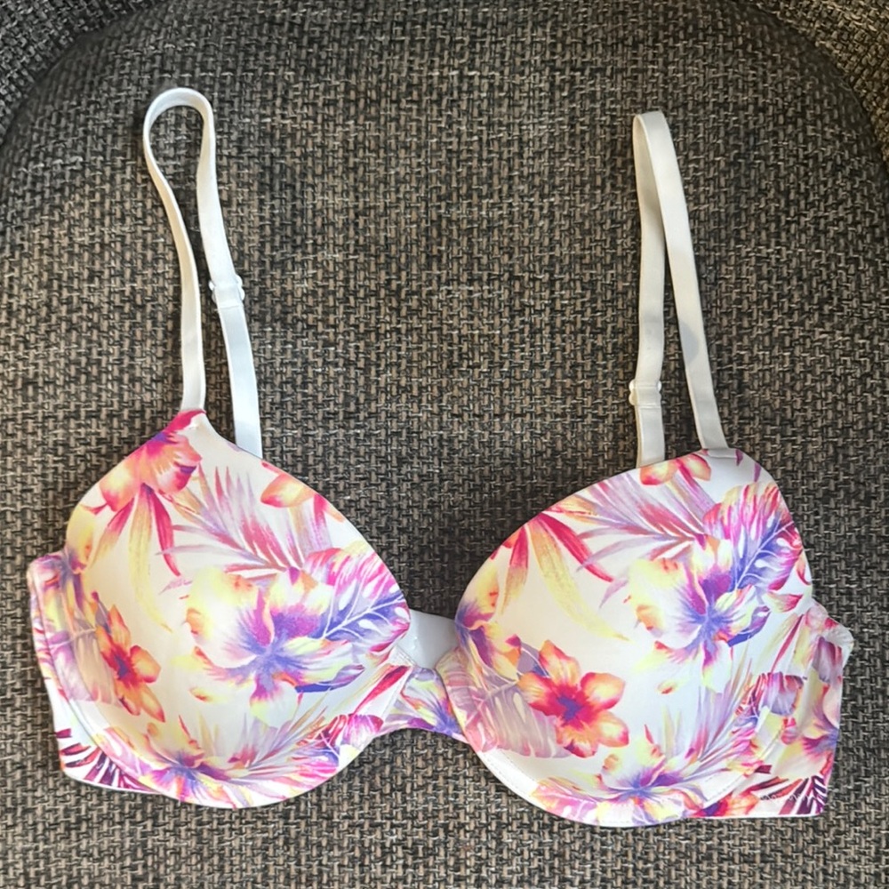 PINK by Victoria’s Secret bra size 34C